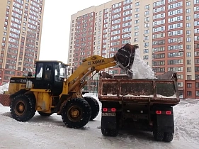 В администрации Барнаула обсудили очистку кровель и дворов от снега и наледи 