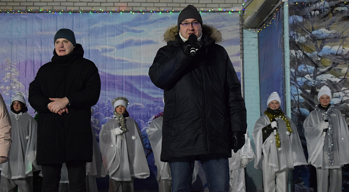 В с.Власиха состоялось открытие новогодней елки