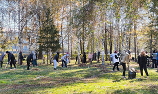 В Барнауле прошел общегородской субботник 