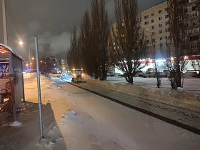 Очистка дорог и тротуаров города: работа техники в ночь с 22 на 23 декабря 