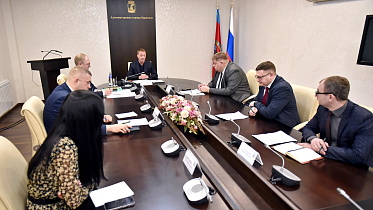 Вячеслав Франк провел оперативное аппаратное совещание