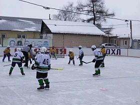 Рождественский турнир по хоккею прошел в Центральном районе 