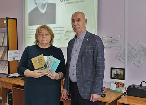 Барнаульской библиотеке №17 присвоили имя писателя Виктора Сидорова