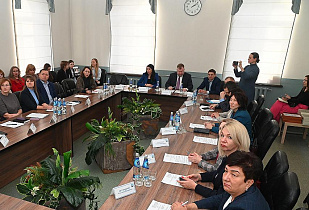 В Барнауле состоялось очередное заседание городской трехсторонней комиссии по регулированию социально-трудовых отношений