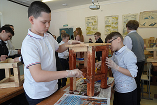 Общественный контроль проверил качество работы барнаульской школы № 81