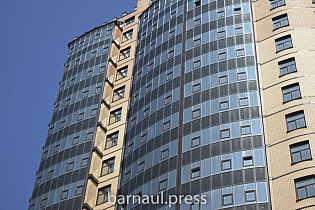 Участники выездного совещания обсудили завершение второго этапа строительства многоквартирного дома по ул.Партизанская,76