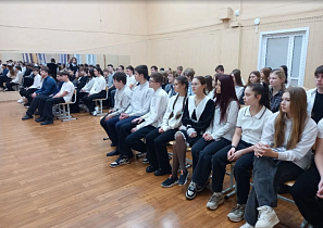 О возможностях среднего профессионального образования рассказывают барнаульским школьникам